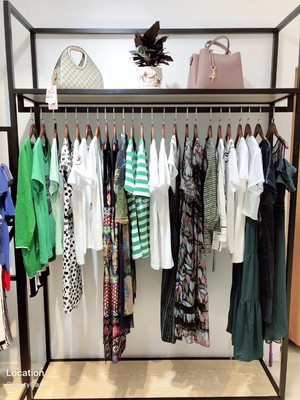 開(kāi)服裝店的進(jìn)貨渠道選擇芝麻e柜品牌折扣店童裝、男裝、女裝加盟店可靠嗎